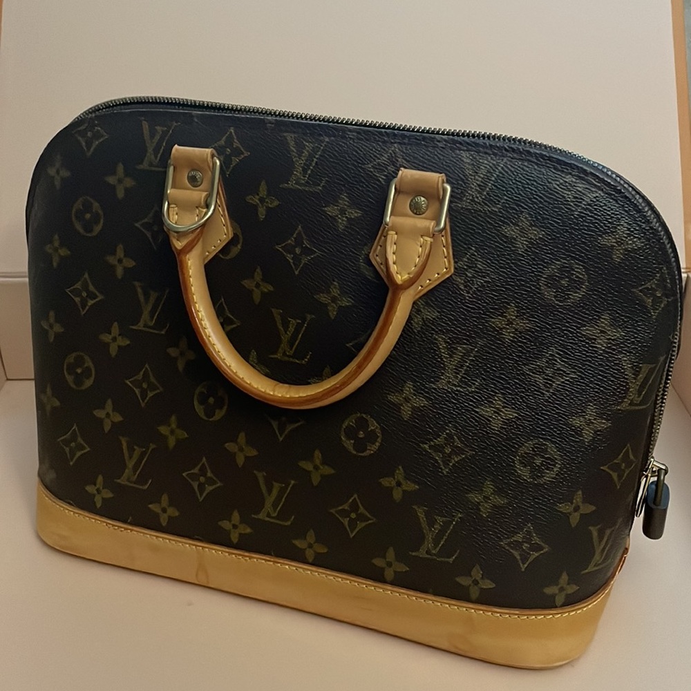 Sold❌Authentic Louis Vuitton Alma Monogram PM Size💖 - Picture 8 of 17